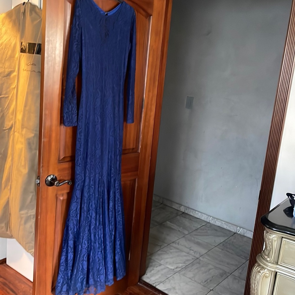 Long sleeve lace royal blue dress